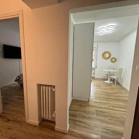Moderna Ed Elegante Residenza Nel Centro Di Pavia Apartment Exterior photo