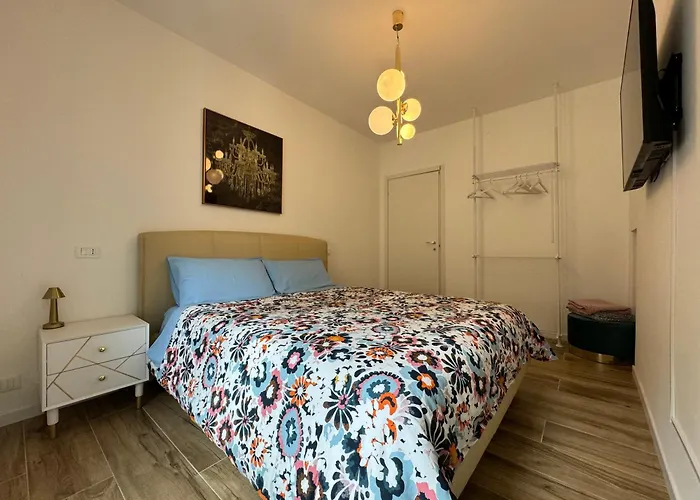 Moderna Ed Elegante Residenza Nel Centro Di Pavia